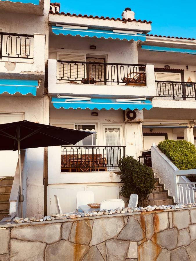 Seafront Maisonette In 弗尔卡 外观 照片